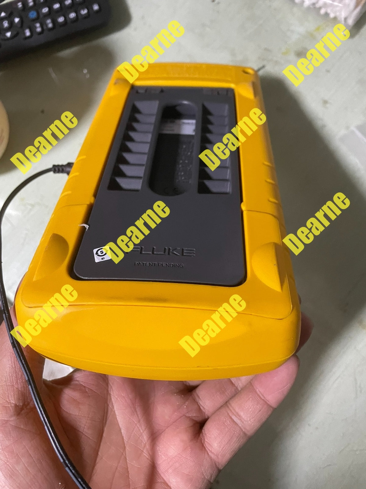 Fluke 124 Industrial ScopeMeter Hand-Held Oscilloscope