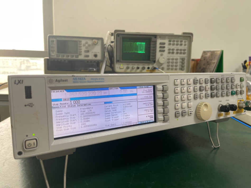 Agilent N5182A MXG Vector Signal Generator