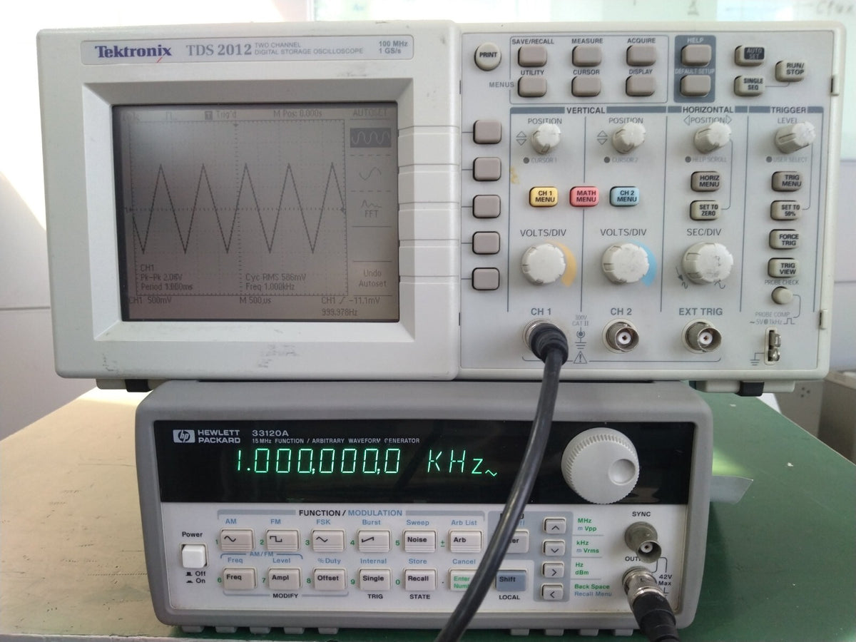 HP Agilent 33120A 15 MHz Function / Arbitrary Waveform Generator _3876 - XG eqpt