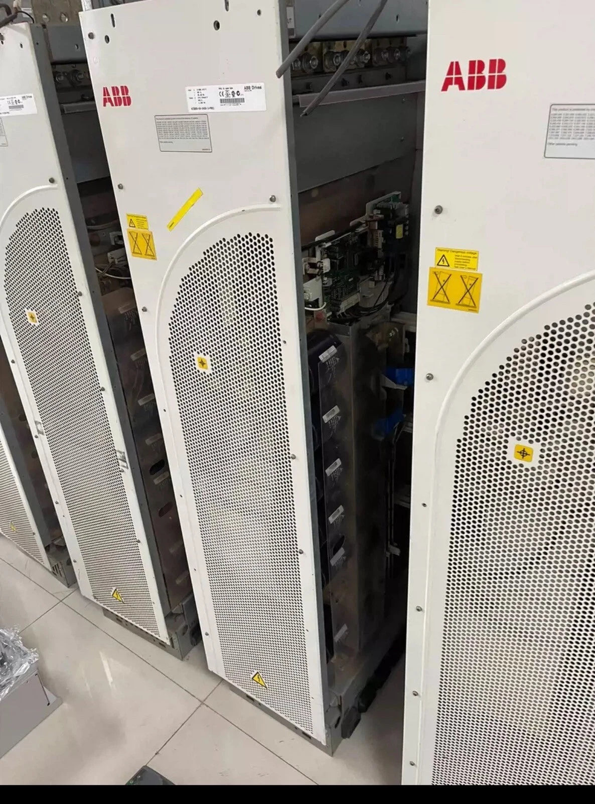 ACS800-04-0400-3+P901 Industrial Drive - Advanced Control System