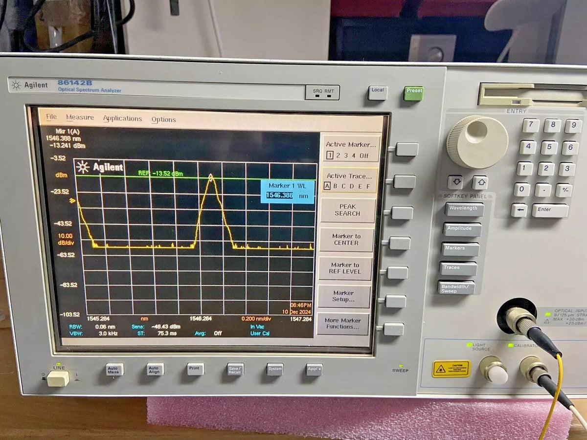 Agilent 86142B Optical Spectrum Analyzer with OPT 4 and 6 Sources