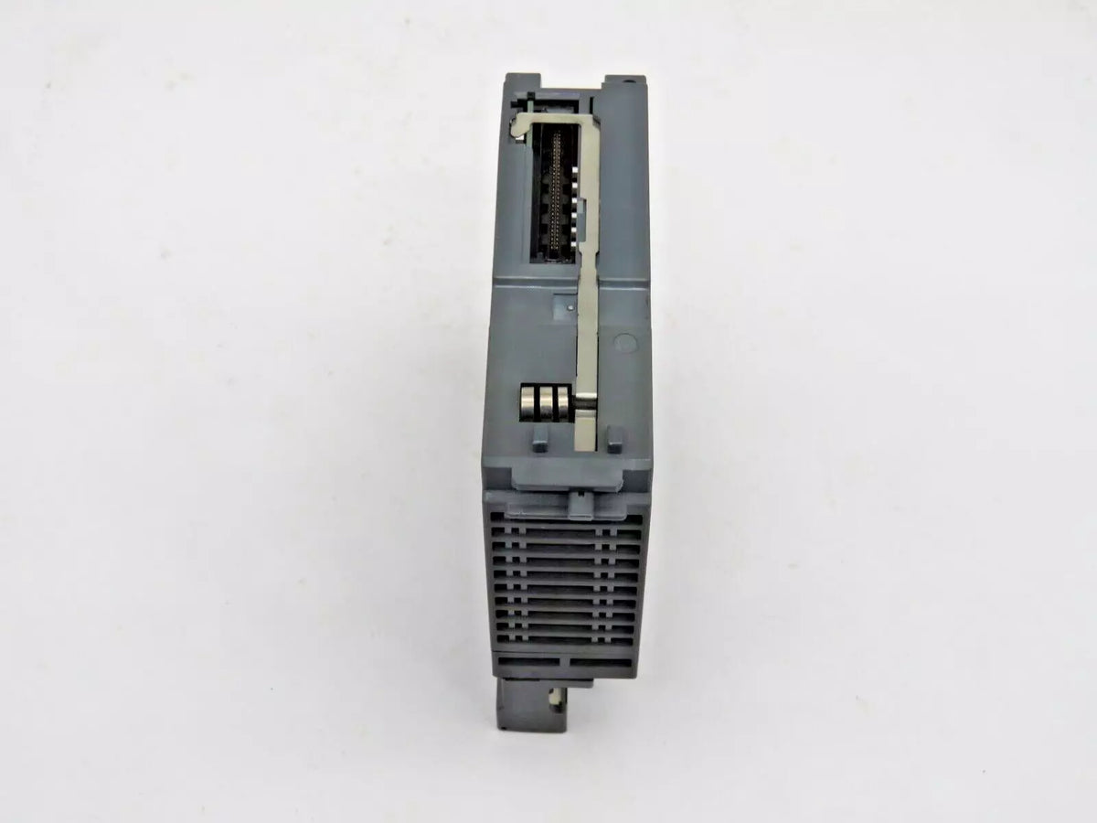 Mitsubishi QY18A Digital Output Module Q Series 240 VAC Used & Tested