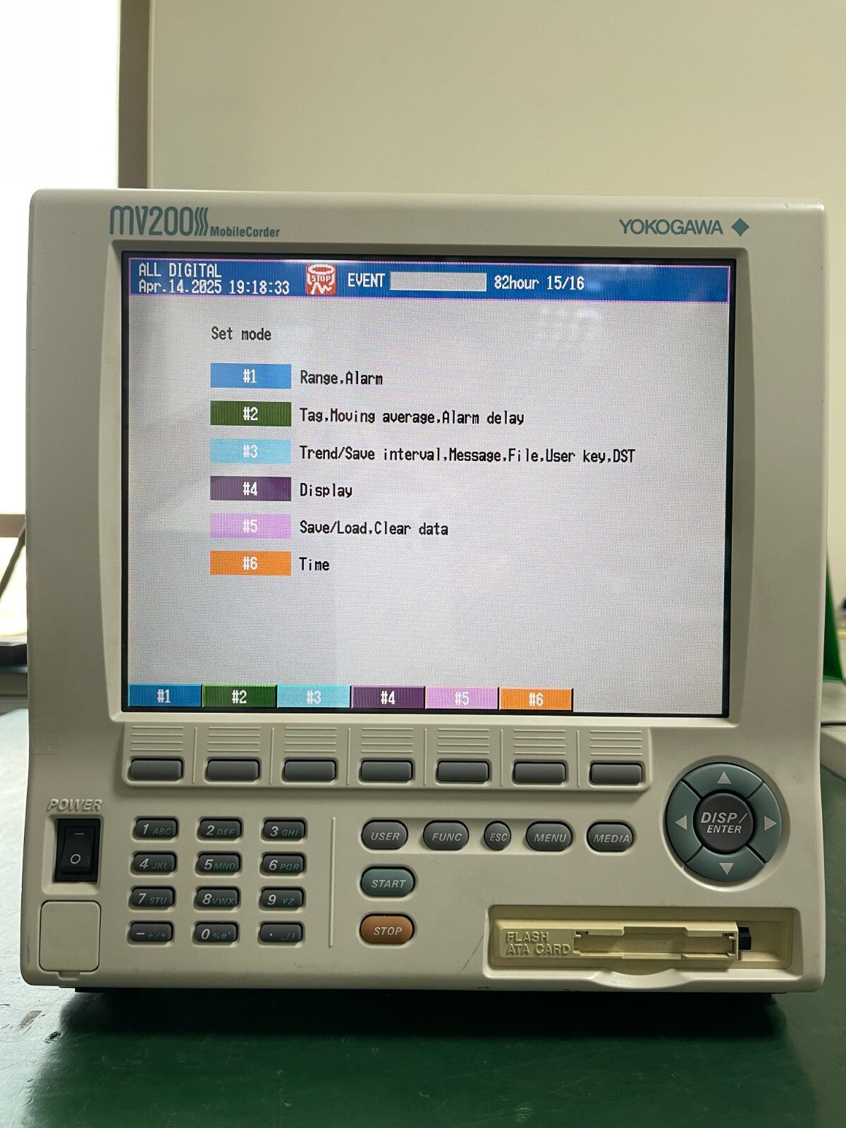 YOKOGAWA MV200 MobileCorder MV-220 Data Logger