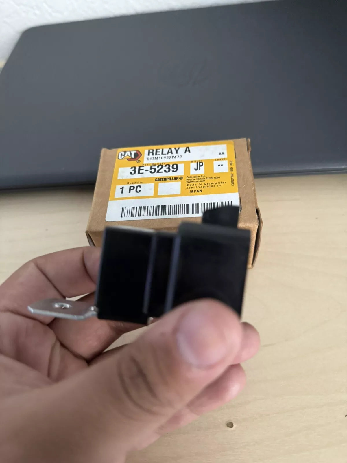 CAT 3E-5239 24 Volts Connector Plug Relay (Genuine OEM) New