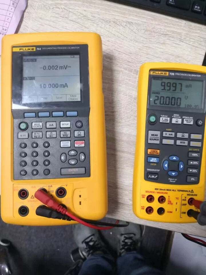 Fluke 744 Documenting Multifunction Process Calibrator