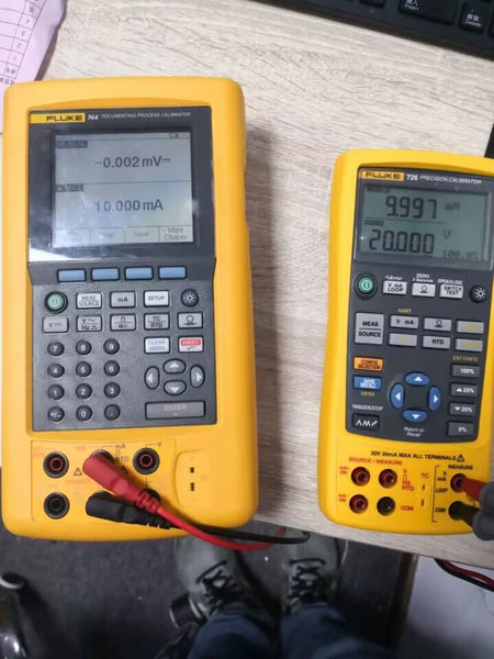 Fluke 744 Documenting Multifunction Process Calibrator