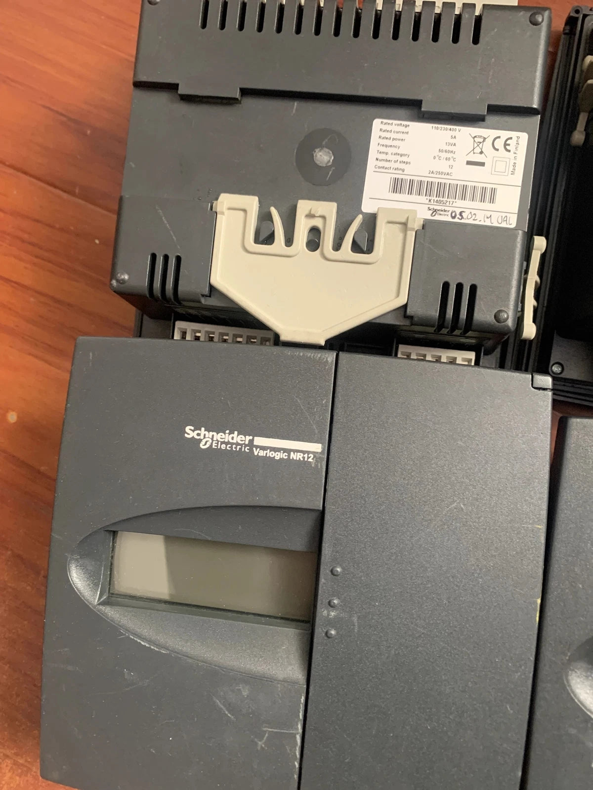 Schneider Varlogic NR12: Voltage Management System