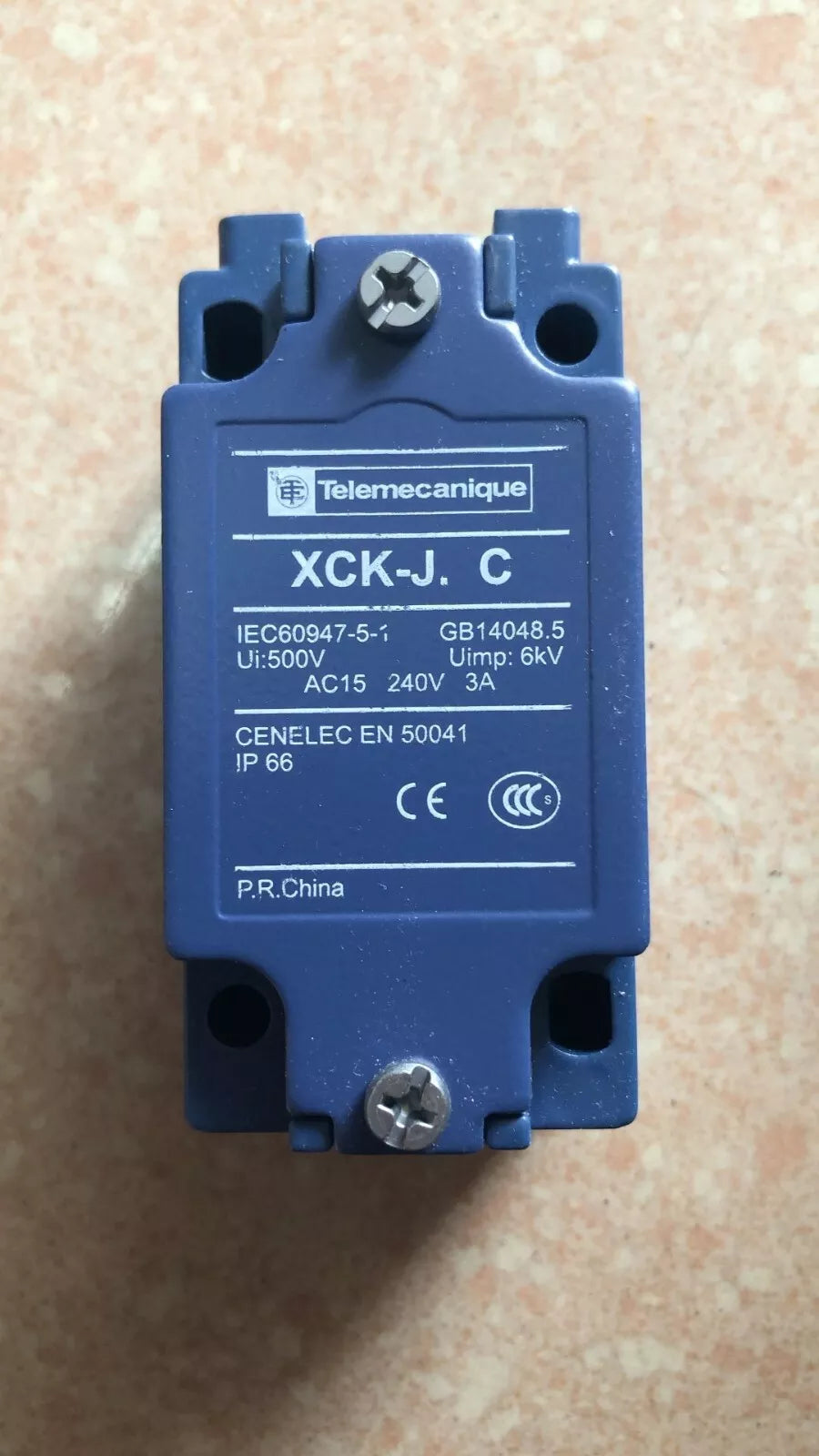 New Schneider Limit Switch XCKJ10511H29C XCK-J10511H29C In Box - XG eqpt