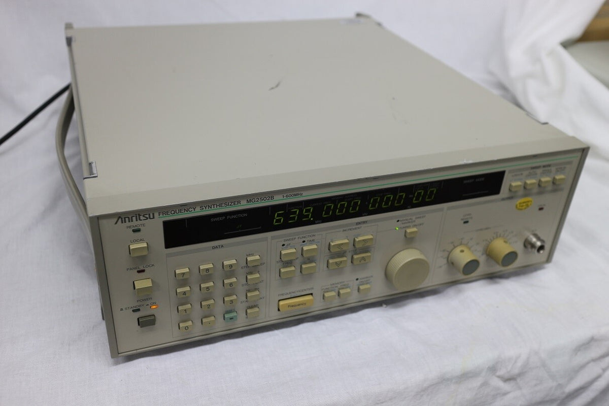 1Hz-600MHz Frequency Synthesizer by ANRITSU
