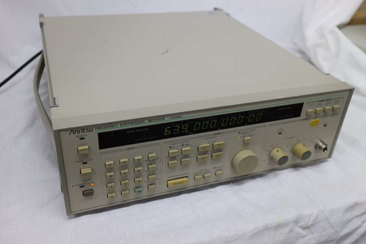 1Hz-600MHz Frequency Synthesizer by ANRITSU