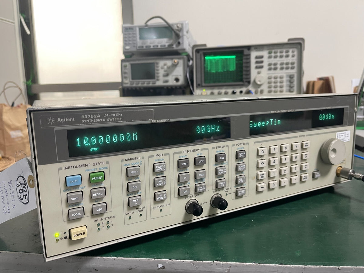 HP Agilent 83752A 10MHz-20GHz Synthesized Sweep Signal Generator ,w/Opt 1E5_2318