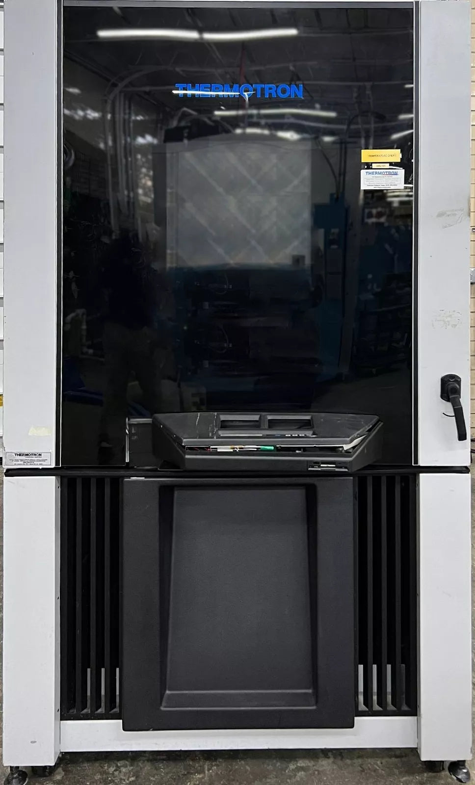 Thermotron SE-600-3-3 Temperature Test Chamber Environmental 208V SE-7800
