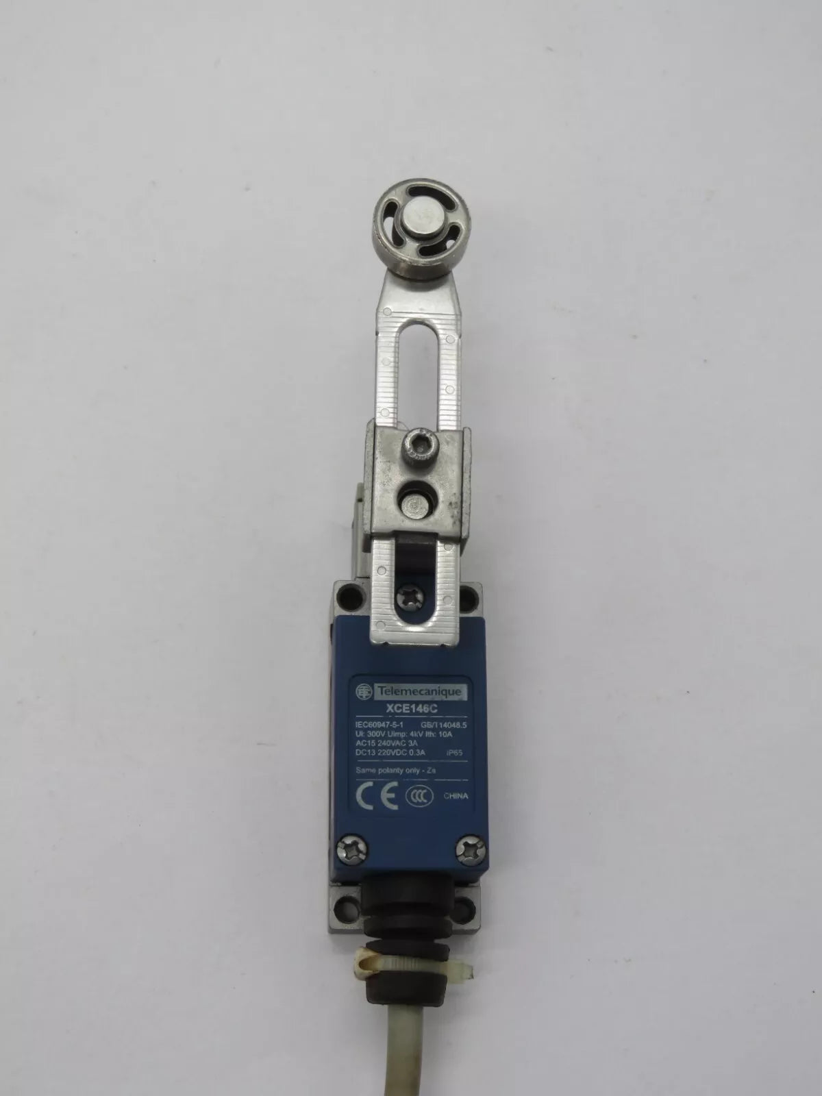 Telemecanique XCE146C Limit Switch for Industrial Applications