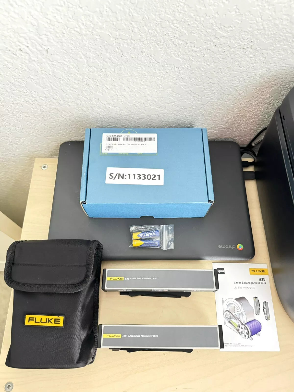 Fluke 835 Laser Belt Alignment Tool with Case - Factory Sealed