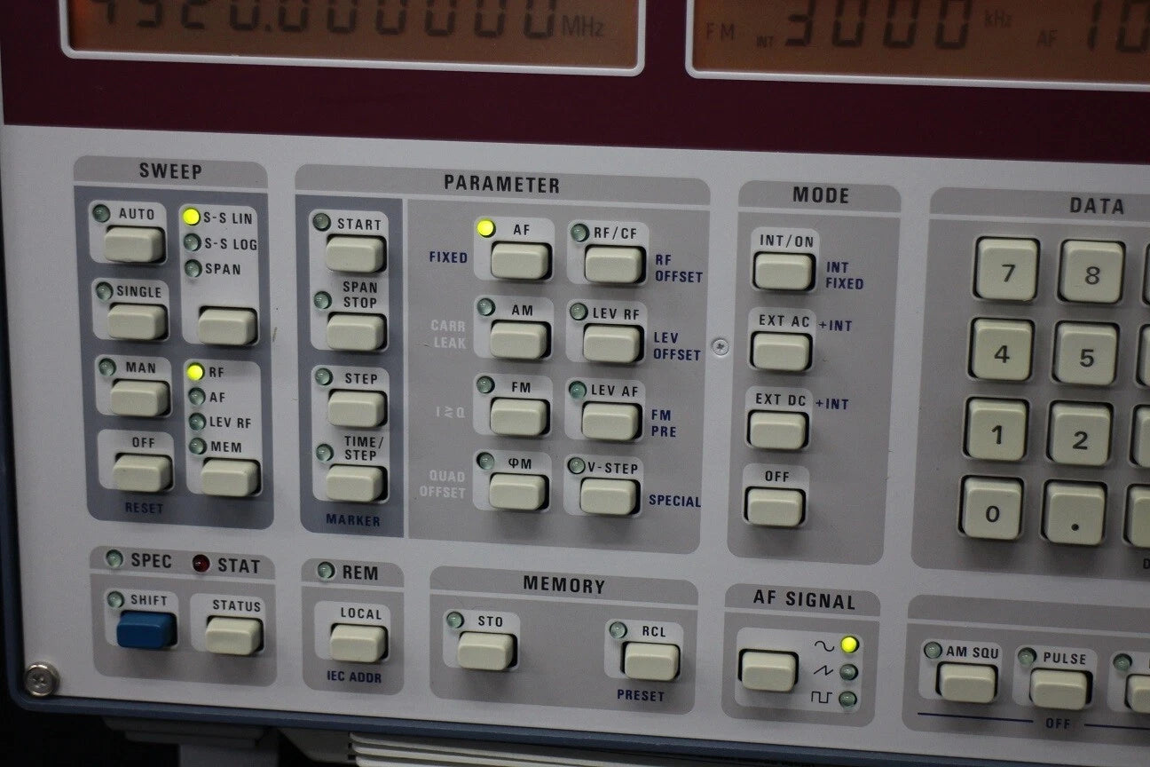Rohde&Schwarz SMHU /B5 100K-4.2GHz Signal Generator