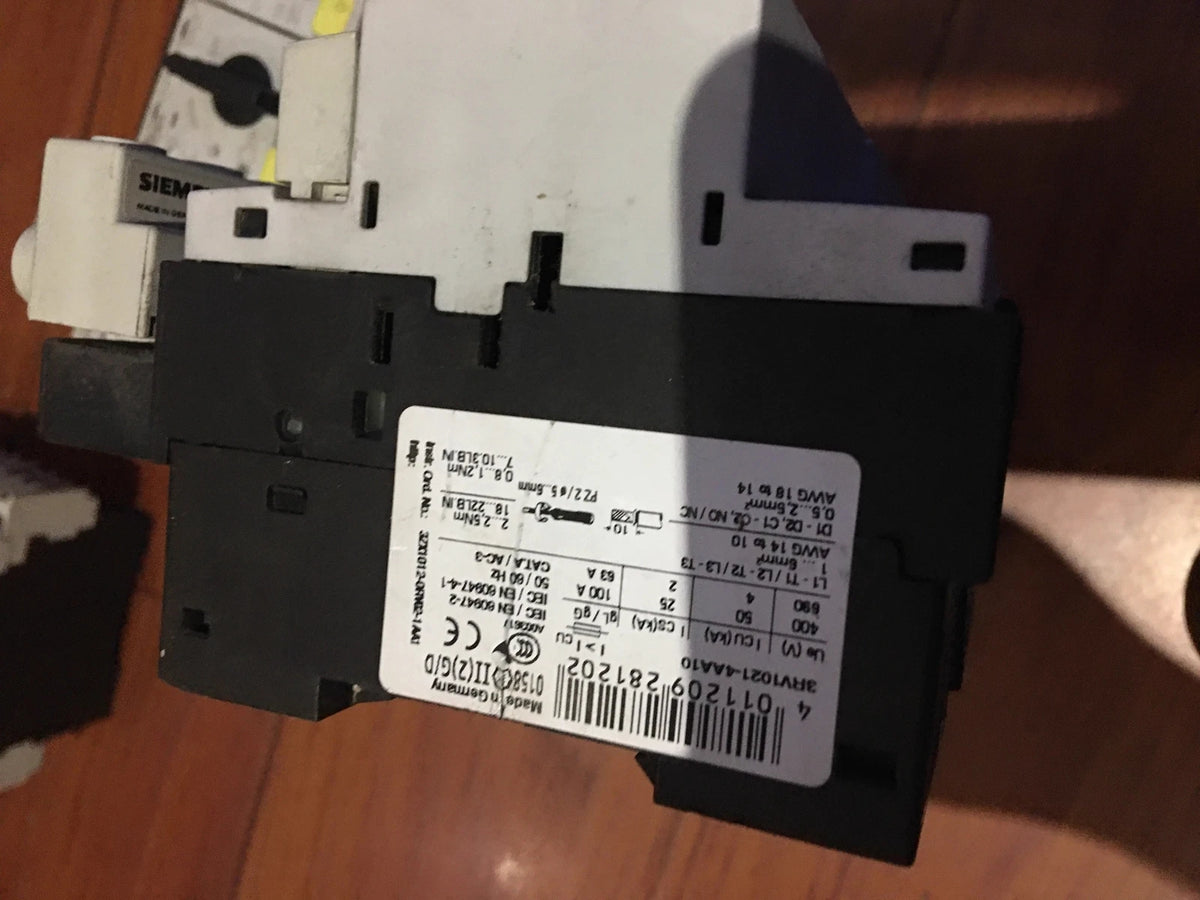 Siemens 3RV1021-4DA10 Circuit Breaker: 10 Amps, 3 Poles, Motor Protection