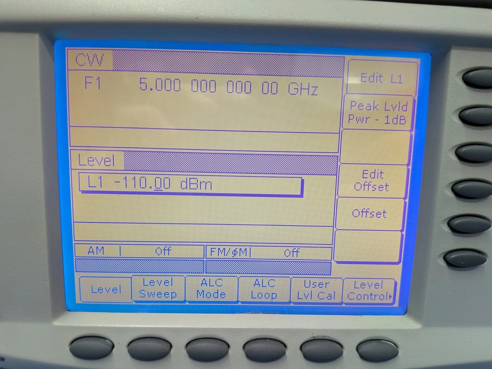 🔥Rohde & Schwarz R S Fsh20 K17 Handheld Spectrum Analyzer /Meter+Sensor !Cal'd!