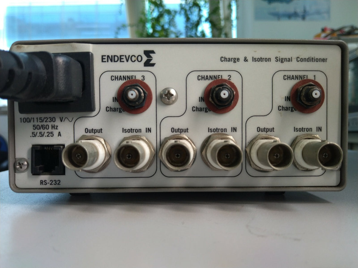 Endevco Charge & Isotron Signal Conditioner model 133 - XG eqpt