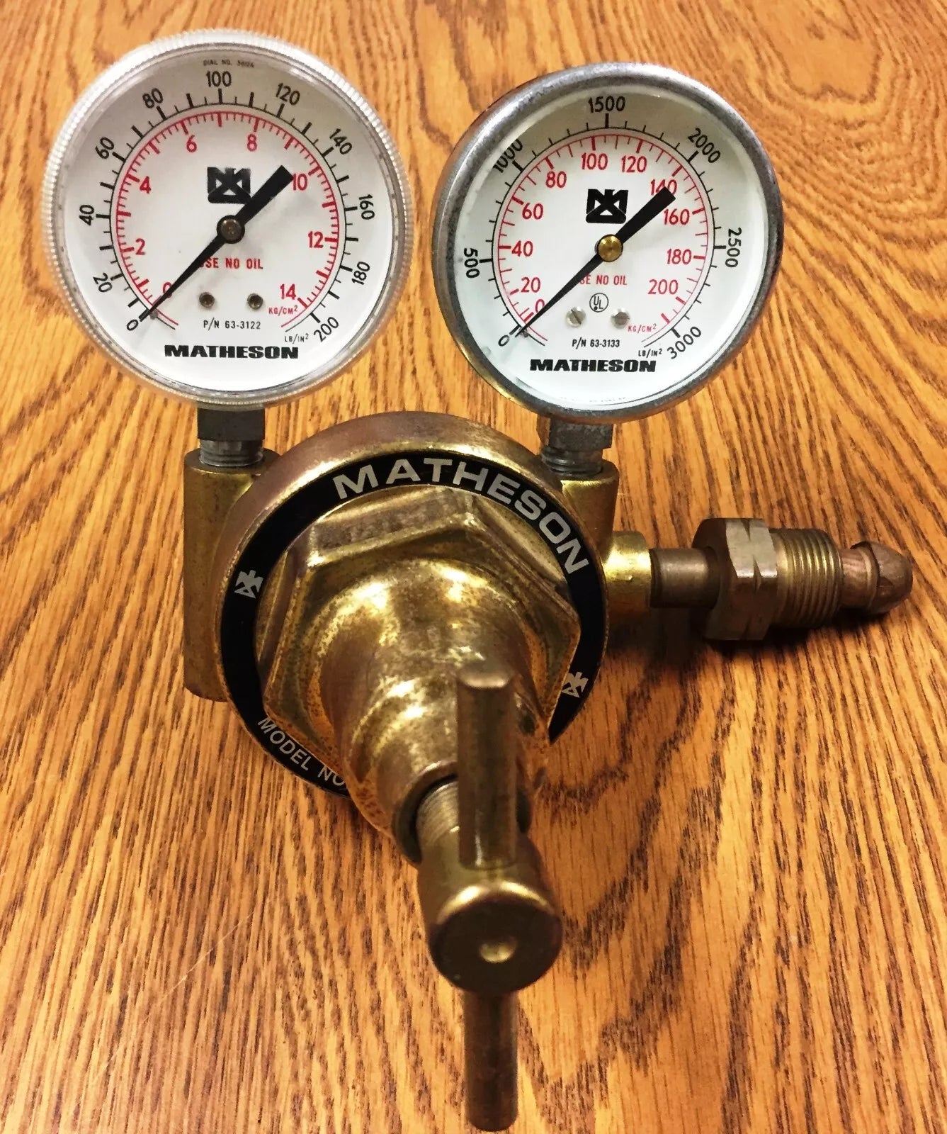 Matheson 19-590 Gas Regulator with 2 Matheson Gauges