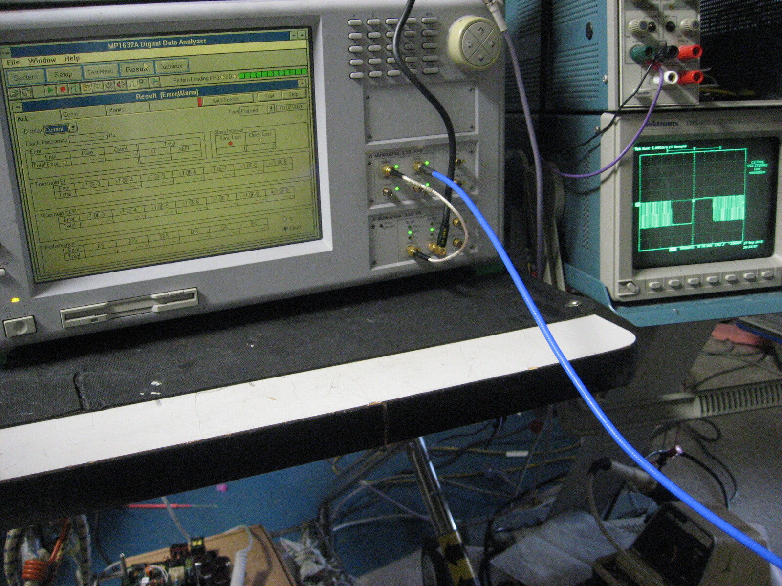 Anritsu MP1632A Data Analyzer & 3.2GHz Synthesizer