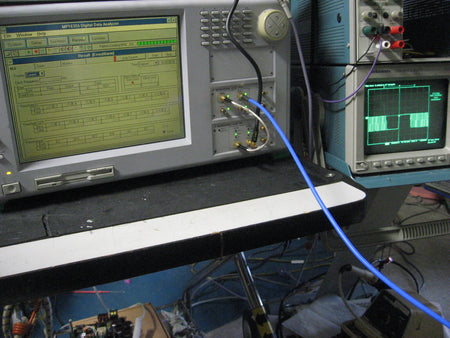 Anritsu MP1632A Data Analyzer & 3.2GHz Synthesizer