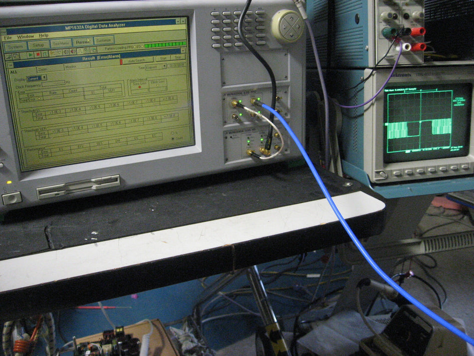 Anritsu MP1632A Data Analyzer & 3.2GHz Synthesizer