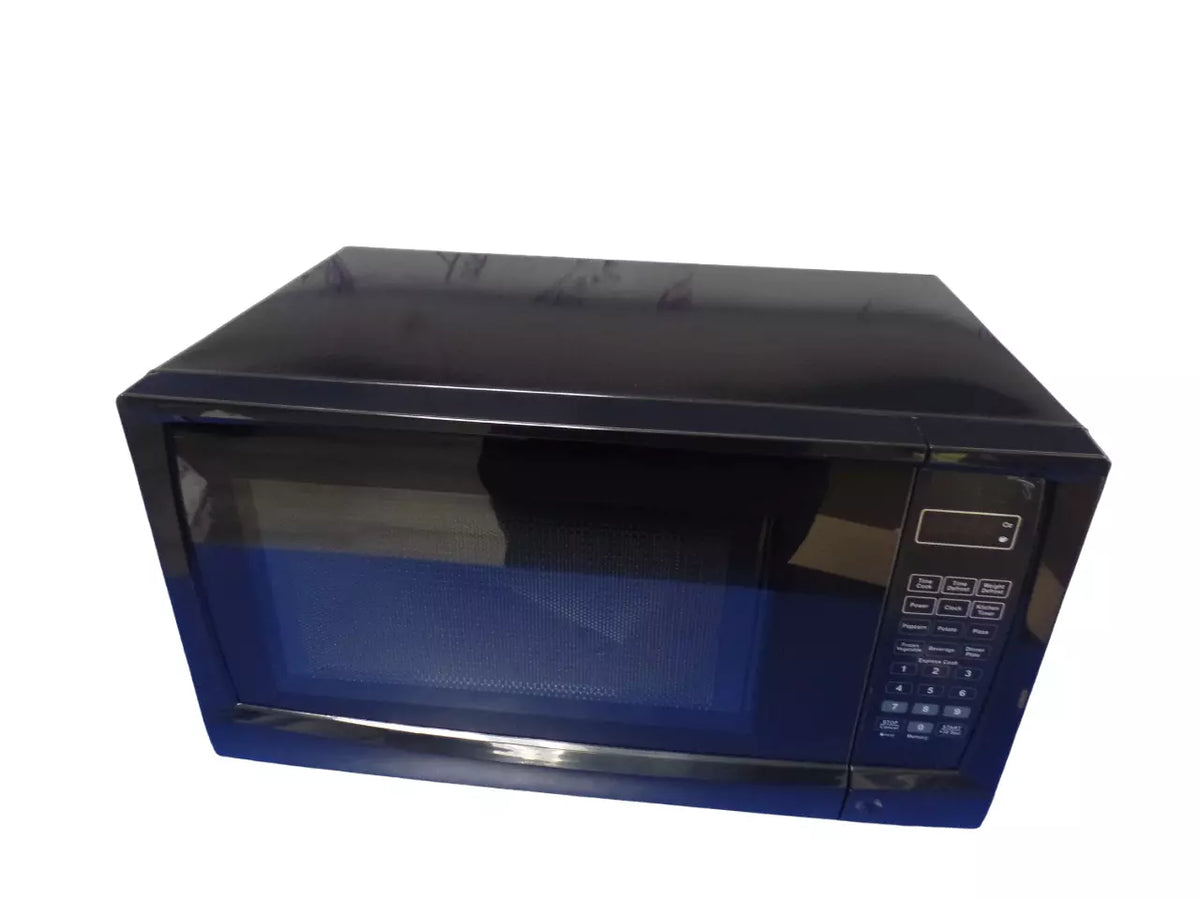 Insignia 0.7 Cu. Ft. Compact Microwave in Black