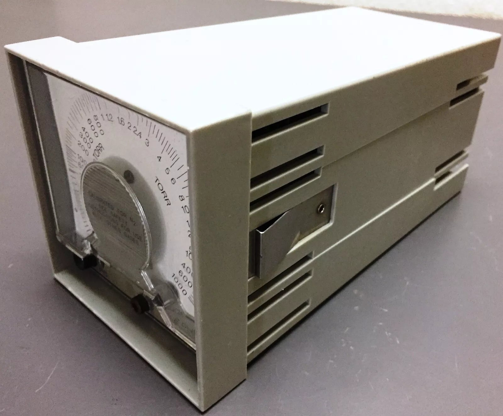 Granville-Phillips 275 Convectron Gauge Controller for 1-Set Point Torr