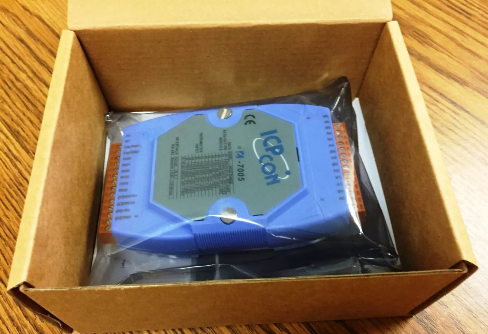 ICP I-7005 8-Channel Thermistor Input and 6-Channel Alarm Output Module