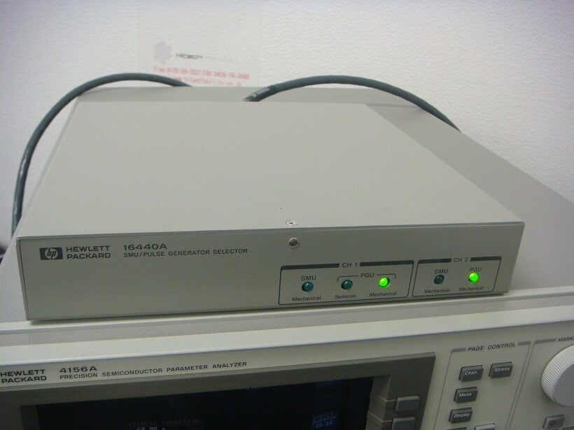 16440A SMU/Pulse Generator Selector by HP
