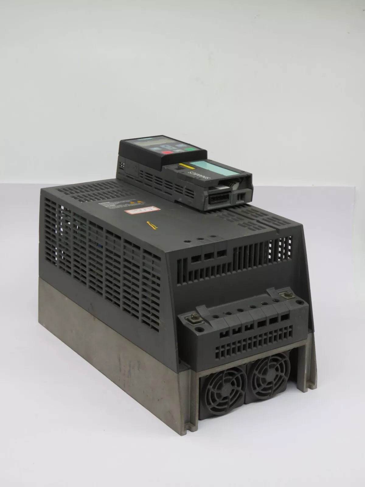 Siemens 6SL3224-0BE25-5UA0 Power Module 240 380-480 VAC 21.9 AMP 50/60 HZ