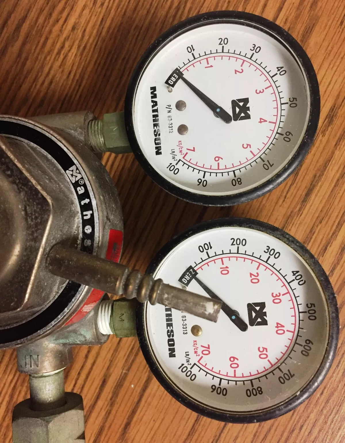 Matheson Model B15A-330 Gas Regulator: Reliable Pressure Control Tool