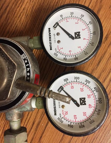 Matheson Model B15A-330 Gas Regulator: Reliable Pressure Control Tool