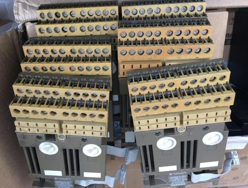 Siemens 6ES5 700-8MA11 PLC Input Module