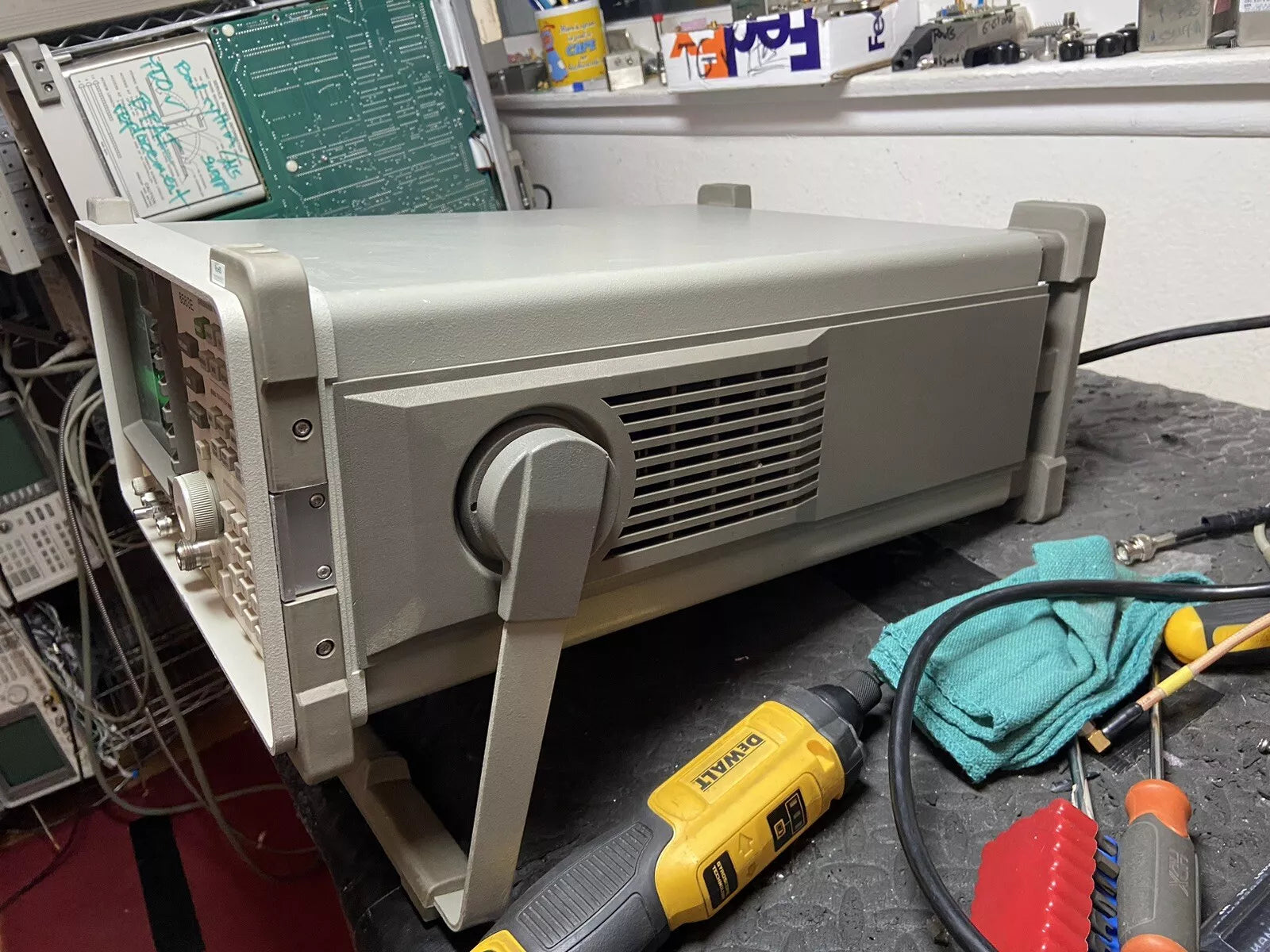 HP Agilent 8561E Spectrum Analyzer 20 Hz-6.5 GHz Opt 7 Fast Zero Span Sweeps