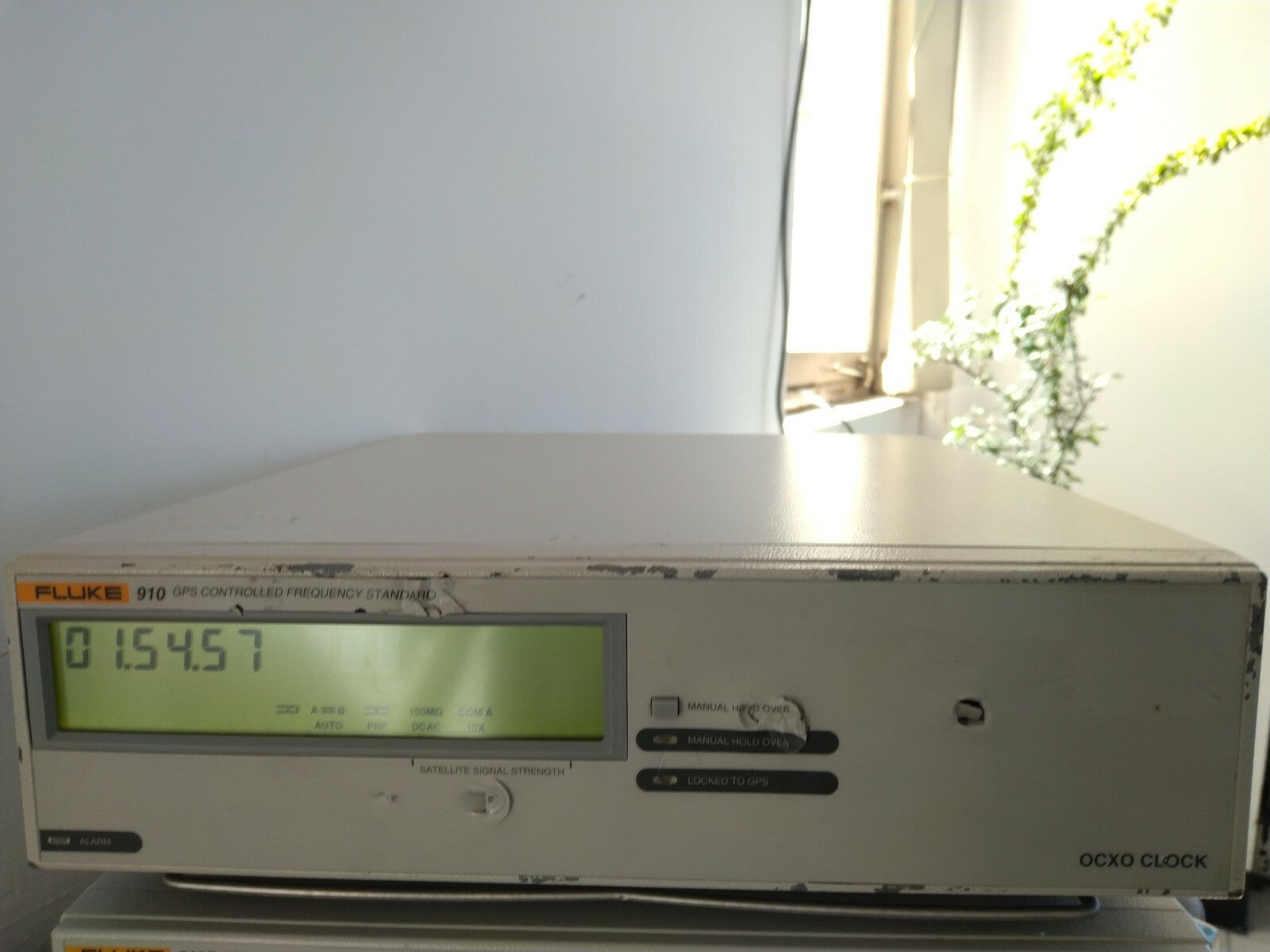 Fluke 910 GPS Controlled Frequency Standard OCXO CLOCK