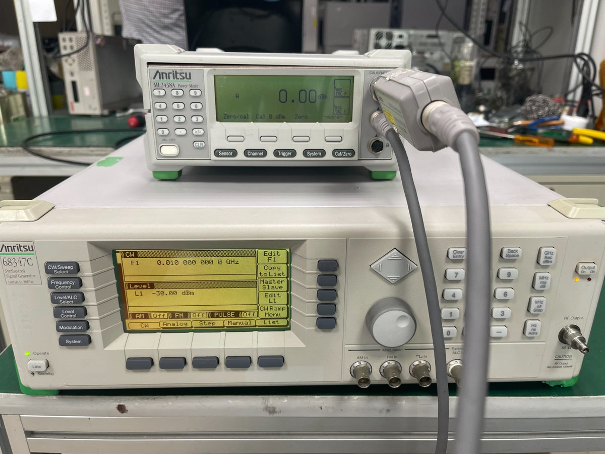 Anritsu 68347C Synthesized Signal Generator 10MHz - 20GHz , w/1, 2F, 11, 99_1704 - XG eqpt