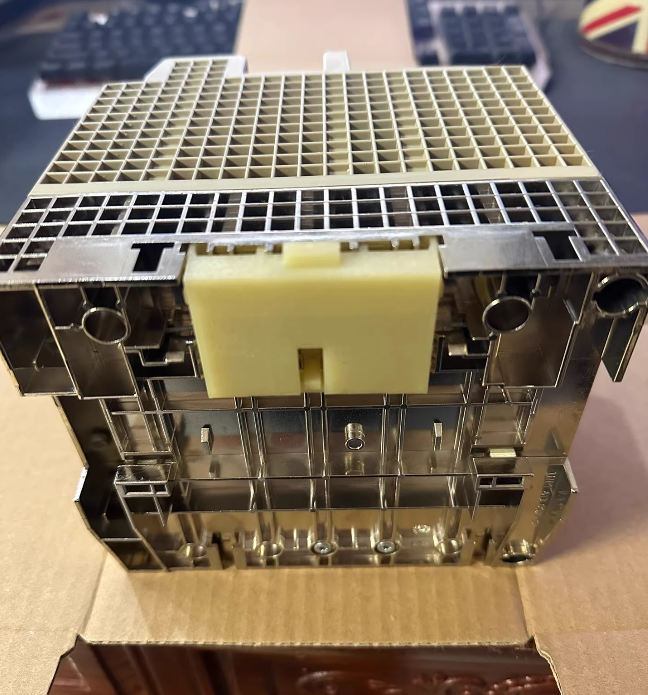 1pcs 6ES5095-8MB04 6ES5 095-8MB04
