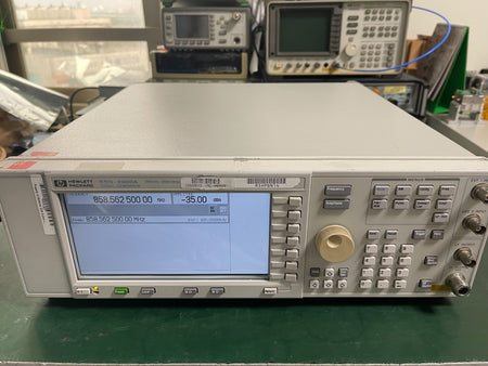 HP Agilent E4420A ESG-2000A Analog RF Signal Generator 250 kHz to 2GHz _0326 - XG eqpt