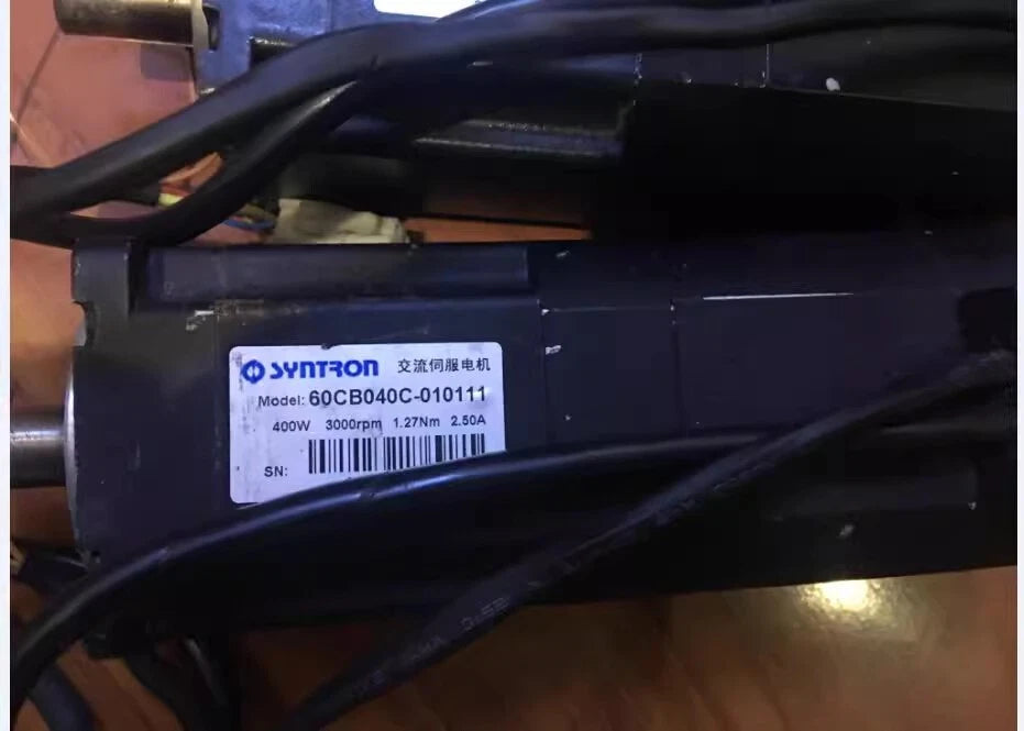 60CB040C-500100: High-Speed Ethernet Cable with 500 ft Length