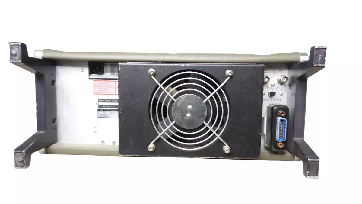 HP 8660C Synthesized Signal Generator with HP86633B, HP86603A