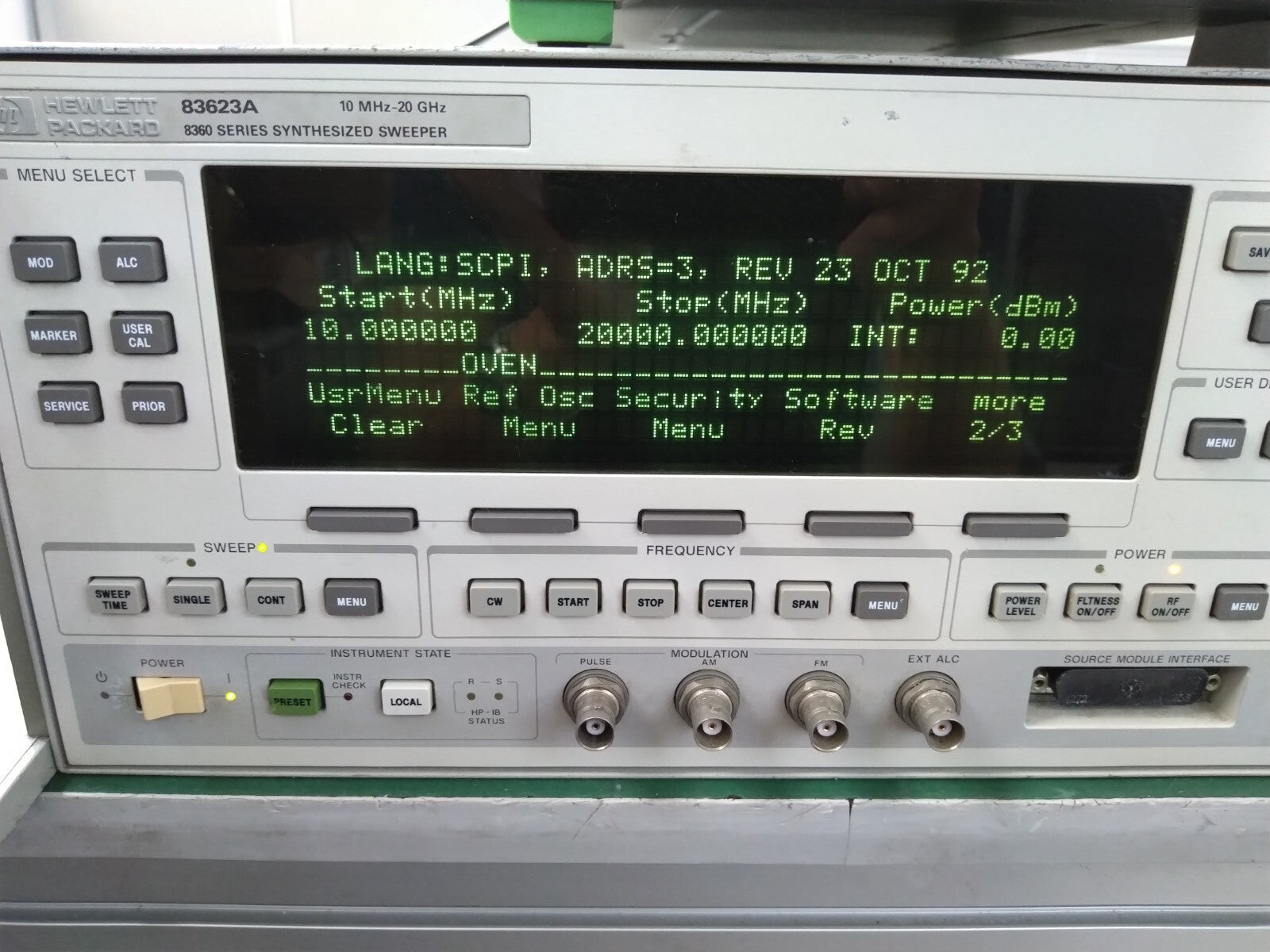 HP Agilent 83623A 10MHz-20GHz Synthesized Sweep Signal Generator_0776
