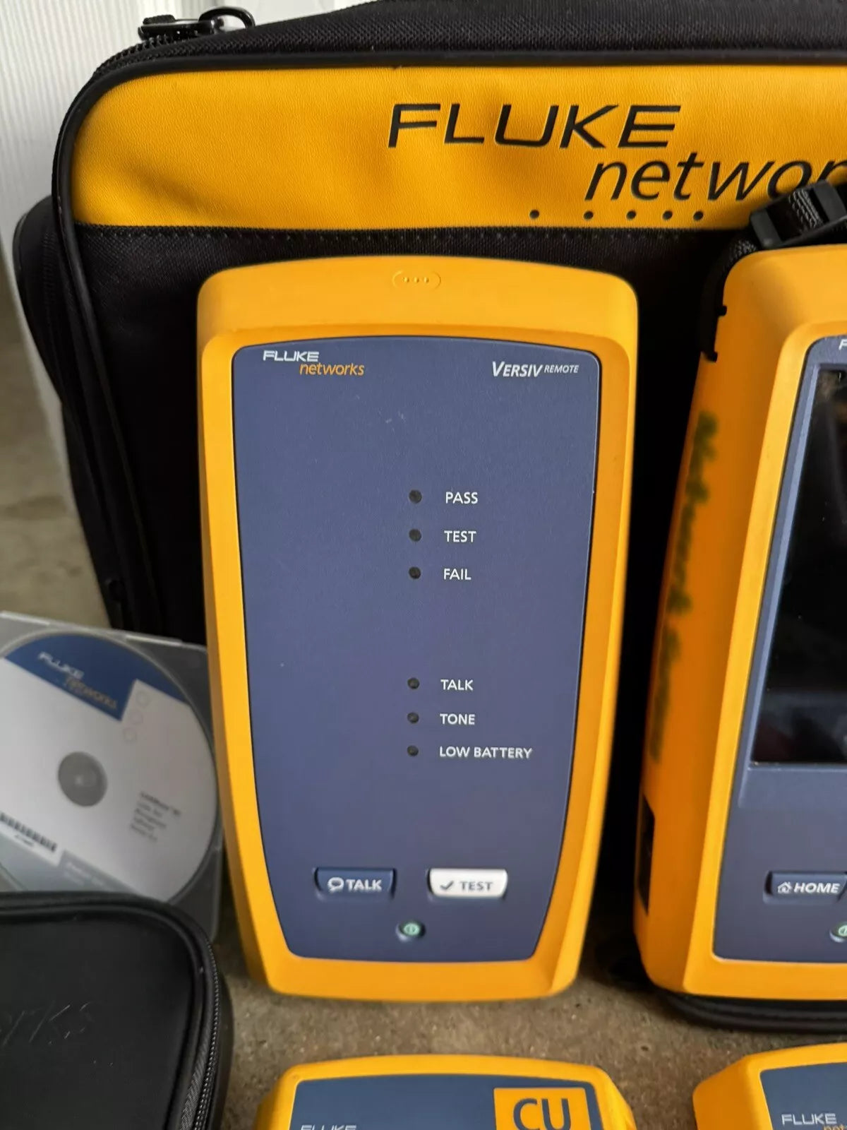 Fluke Networks DSX-5000 Versiv Cat6 Cable Certifier Tester Kit & FI-1000-Kit