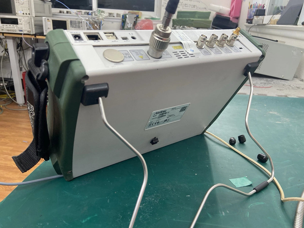 Anritsu Handheld Spectrum Analyzer Master MS2720T Portable with Excellent Calibration and Options