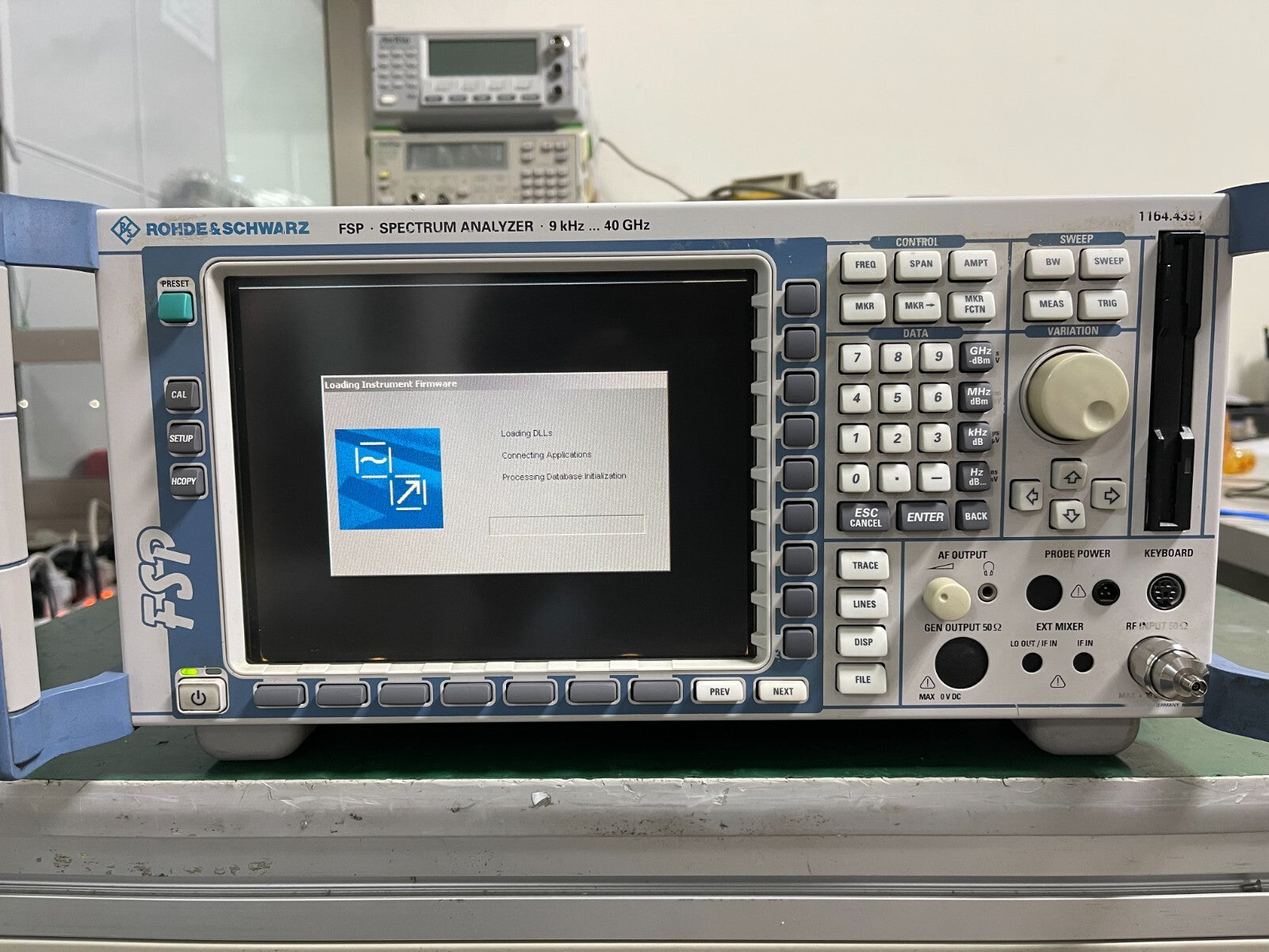 Rohde & Schwarz FSP40 9KHz - 40GHz Spectrum Analyzer 1164.4391.40 w/ FSP-B3 _040 - XG eqpt