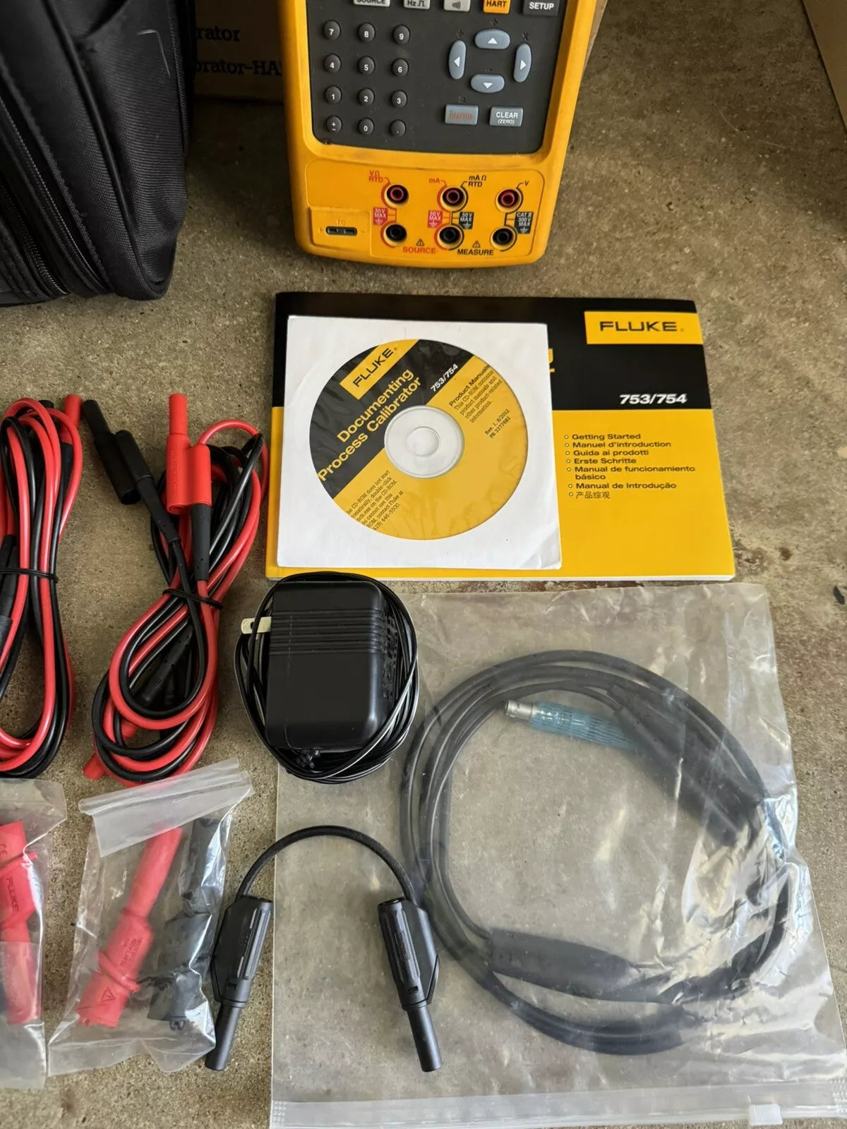 Fluke 754 Documenting Process Calibrator with HART Communication