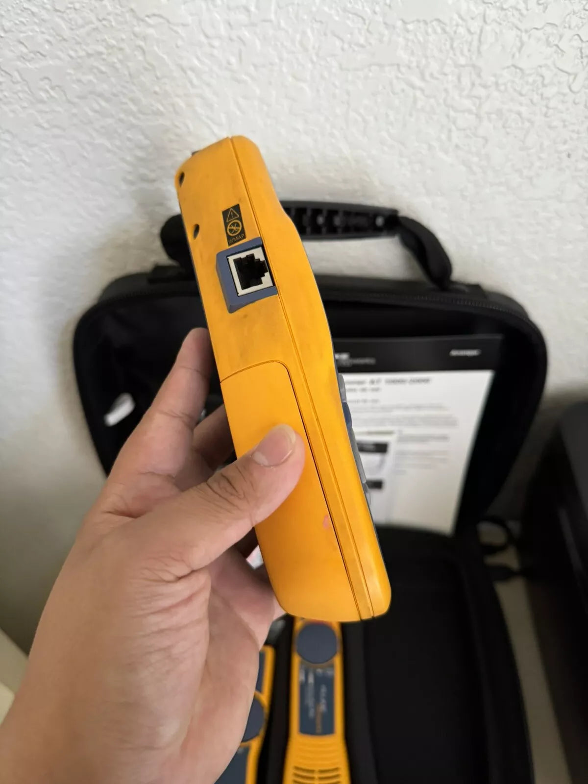 Fluke Networks LRAT-2000 LinkRunner AT-2000 Tester Kit (READ) Missing Port