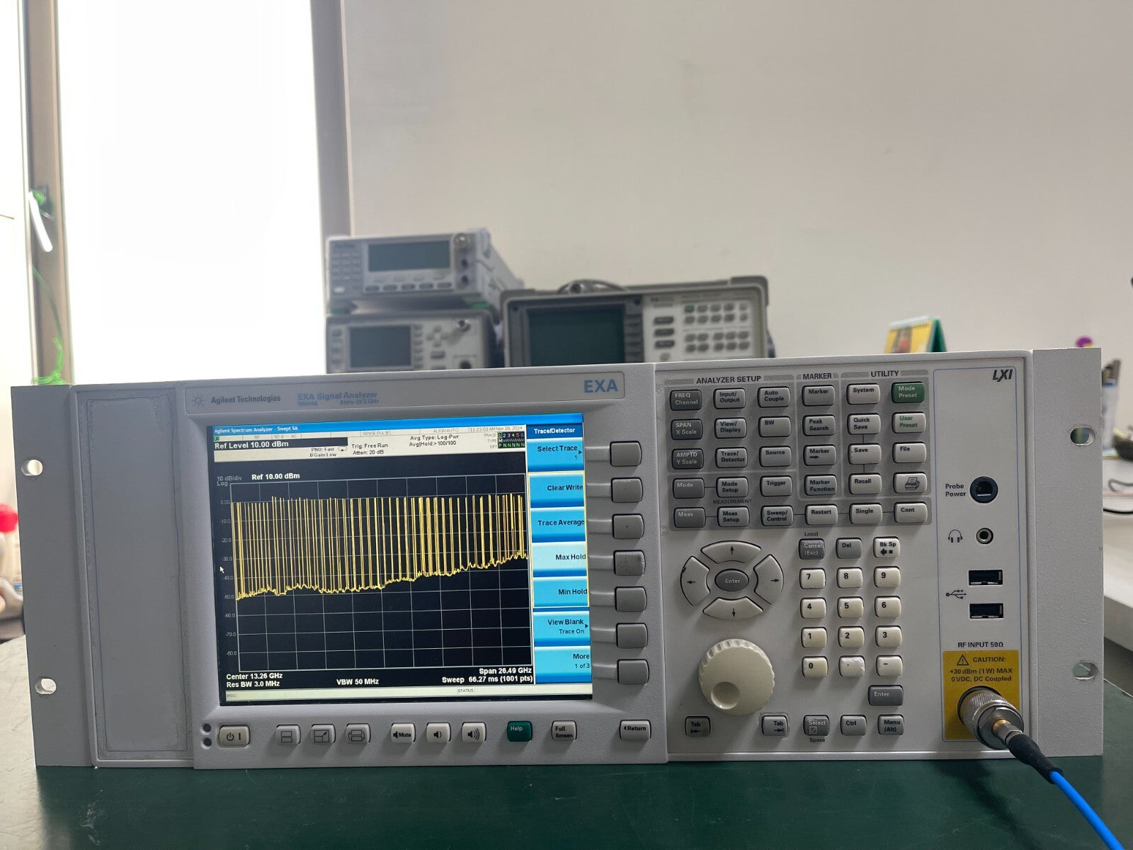 Agilent Keysight EXA N9010A 9KHz- 26.5GHz Spectrum Analyzer _0301