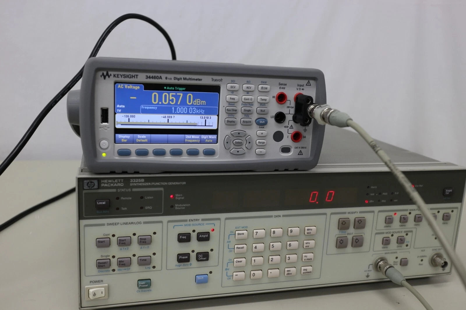 HP 3325B /001 21MHz Synthsized Generator