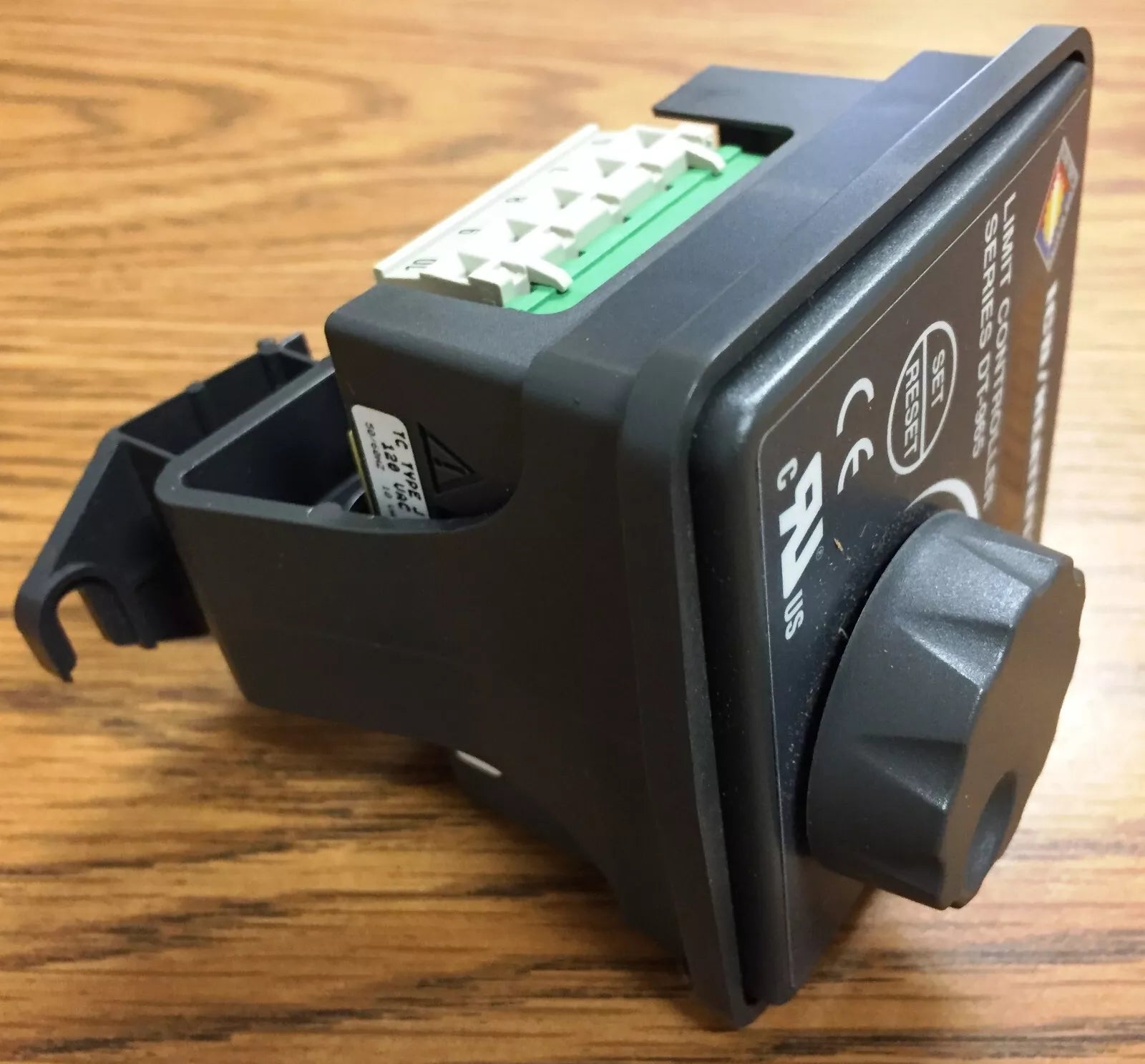 Watlow ICD/Heateflex LVC6JU00000160B Limit Controller Series DT-965 160°C 120VAC